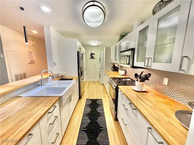 $2,195 | 2200 South Fort Apache Road, Unit 2152, Las Vegas, NV 89117