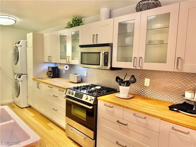 $2,195 | 2200 South Fort Apache Road, Unit 2152, Las Vegas, NV 89117