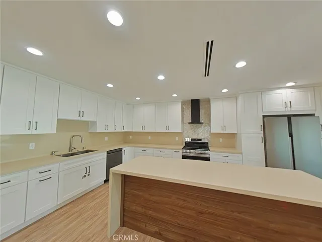 $6,900 | 17633 Nordhoff Street, Northridge, CA 91325