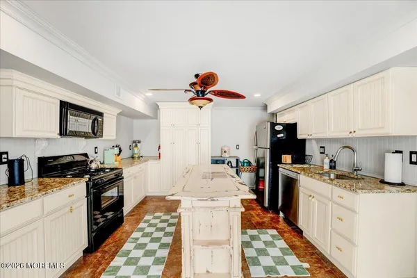 $2,950,000 | 68 Seneca Place, Oceanport, NJ 07757