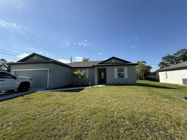$3,100 | 8715 98th Court, Vero Beach, FL 32967