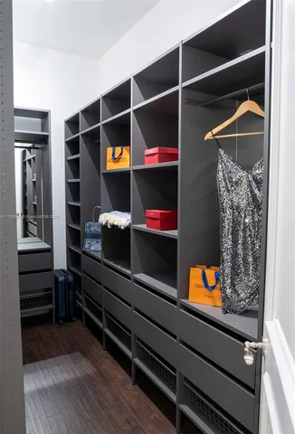 $3,450,000 | 260 Northeast Wavecrest Court, Boca Raton, FL 33432