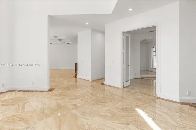 $3,450,000 | 260 Northeast Wavecrest Court, Boca Raton, FL 33432