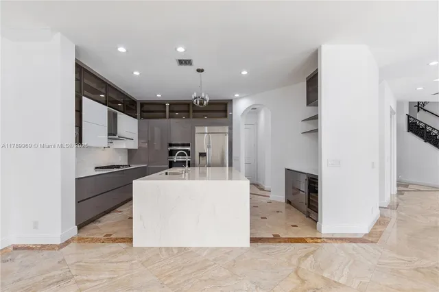 $3,450,000 | 260 Northeast Wavecrest Court, Boca Raton, FL 33432