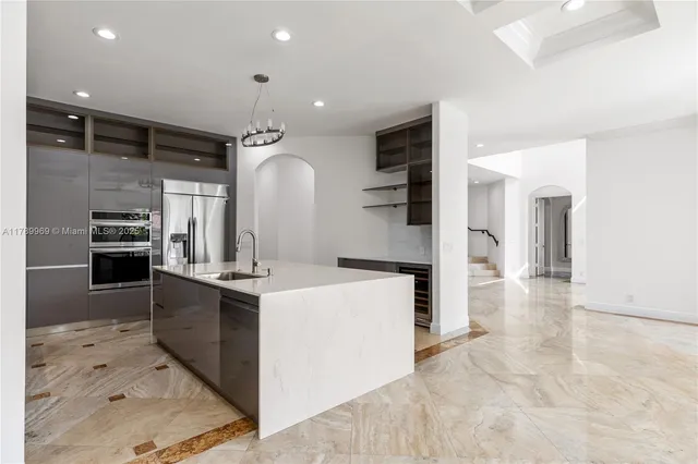 $3,450,000 | 260 Northeast Wavecrest Court, Boca Raton, FL 33432