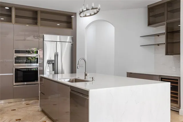 $3,450,000 | 260 Northeast Wavecrest Court, Boca Raton, FL 33432