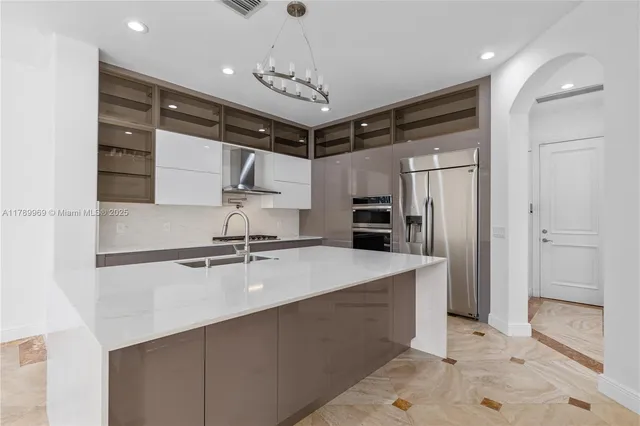 $3,450,000 | 260 Northeast Wavecrest Court, Boca Raton, FL 33432