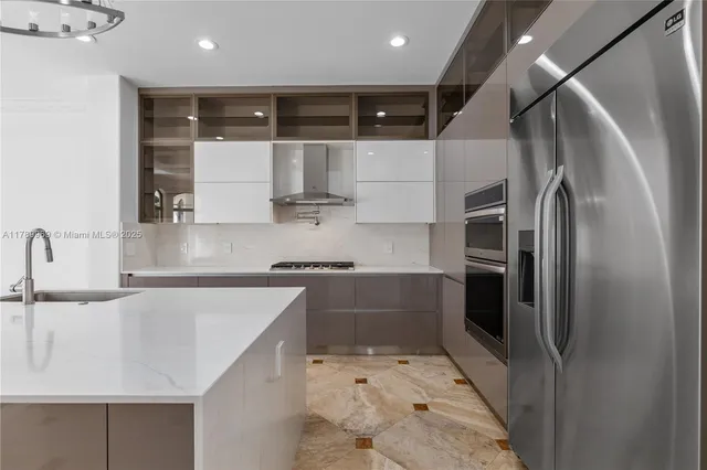 $3,450,000 | 260 Northeast Wavecrest Court, Boca Raton, FL 33432