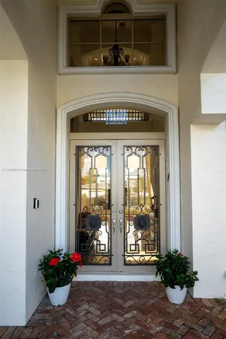 $3,450,000 | 260 Northeast Wavecrest Court, Boca Raton, FL 33432