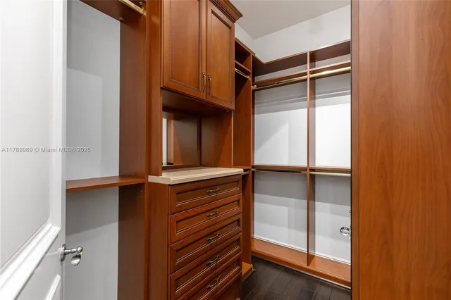 $3,450,000 | 260 Northeast Wavecrest Court, Boca Raton, FL 33432