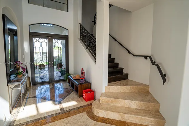 $3,450,000 | 260 Northeast Wavecrest Court, Boca Raton, FL 33432