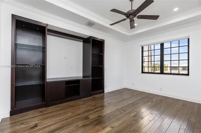 $3,450,000 | 260 Northeast Wavecrest Court, Boca Raton, FL 33432