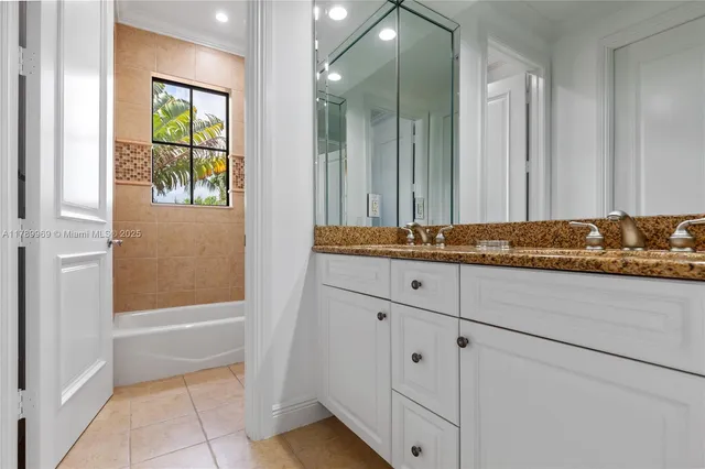 $3,450,000 | 260 Northeast Wavecrest Court, Boca Raton, FL 33432