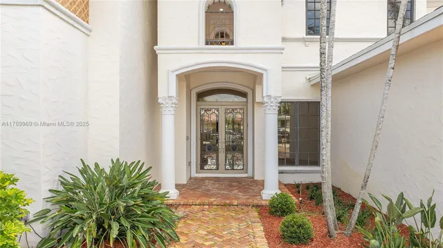 $3,450,000 | 260 Northeast Wavecrest Court, Boca Raton, FL 33432