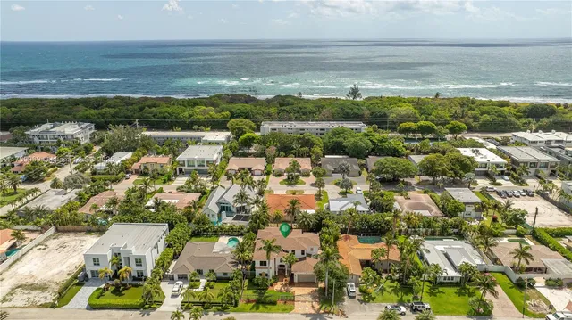 $3,450,000 | 260 Northeast Wavecrest Court, Boca Raton, FL 33432