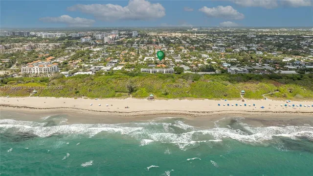 $3,450,000 | 260 Northeast Wavecrest Court, Boca Raton, FL 33432