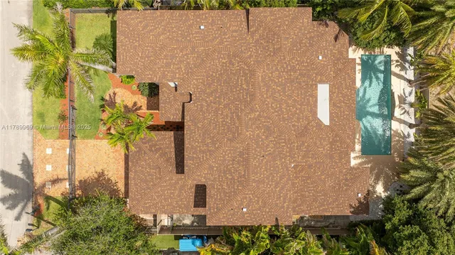 $3,450,000 | 260 Northeast Wavecrest Court, Boca Raton, FL 33432