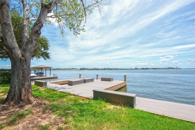 a view of a garden and lake view