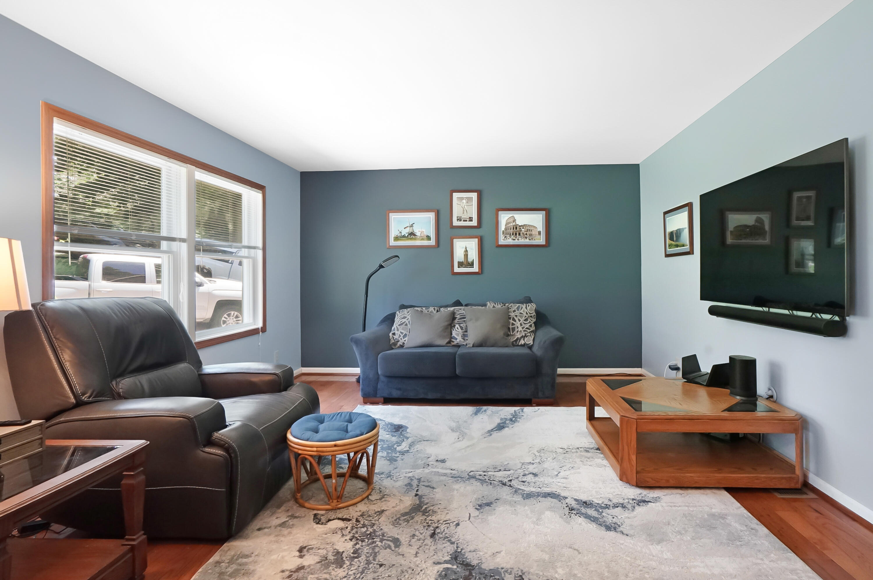 11176 Mcgregor Road Pinckney, MI 48169 - Photo 2 of 49 Living Room