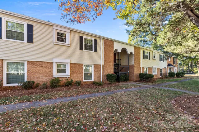 $198,500 | 4600 Coronado Drive, Unit B, Charlotte, NC 28212