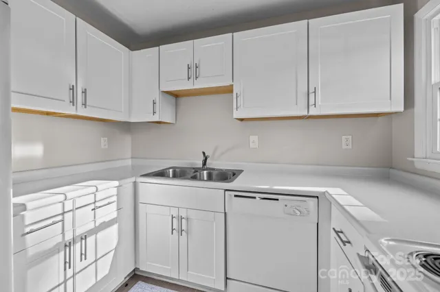 $198,500 | 4600 Coronado Drive, Unit B, Charlotte, NC 28212