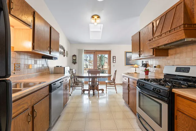 $350,000 | 1106 Pheasant Trail, Carol Stream, IL 60188