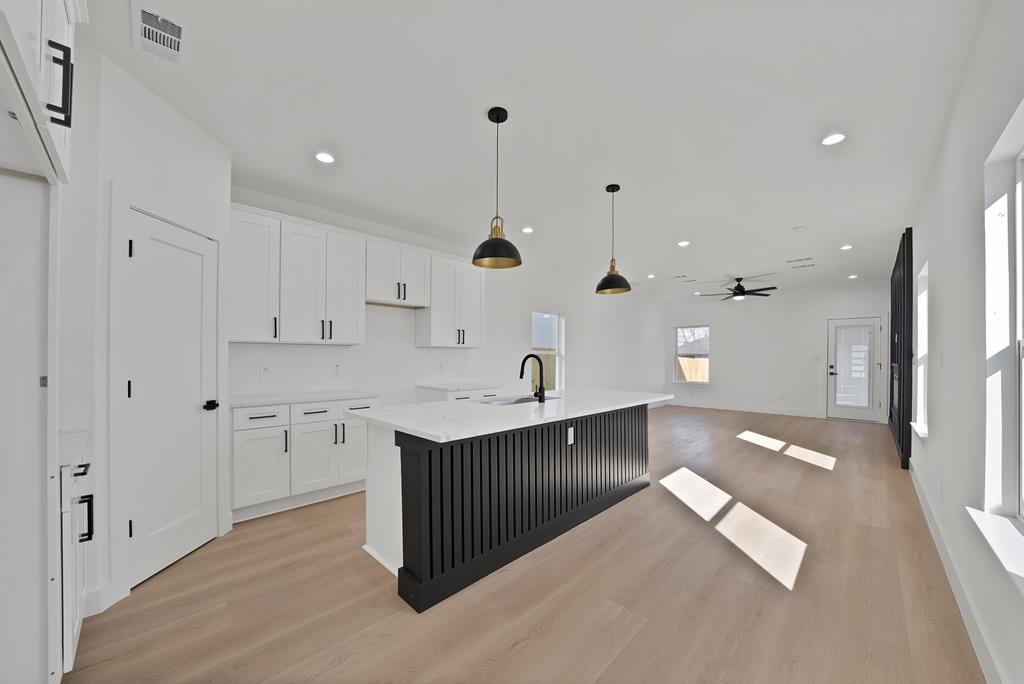 2912 Brigham Lane Dallas, TX 75215 - Photo 3 of 24