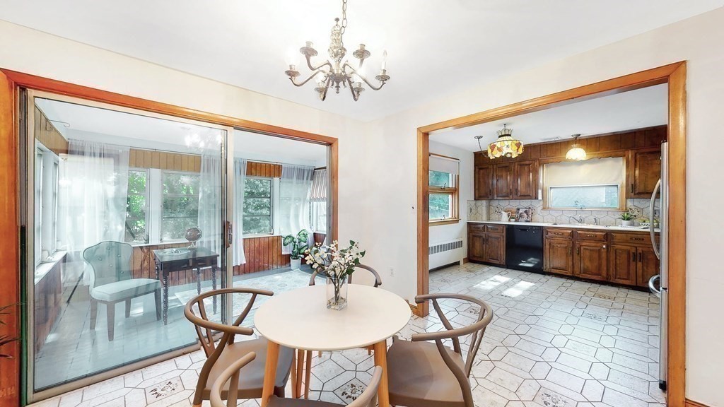 33 John Street Newton, MA 02459 - Photo 4 of 34