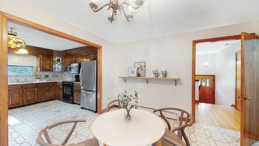 33 John Street Newton, MA 02459 - Photo 6 of 34