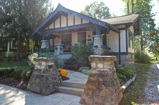 $2,500 | 722 East University Street, Bloomington, IN 47401