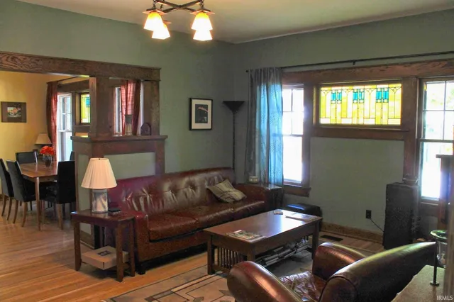 $2,500 | 722 East University Street, Bloomington, IN 47401