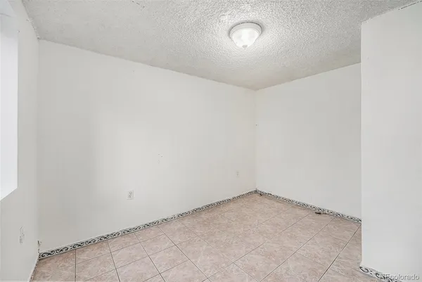 an empty room with a empty space