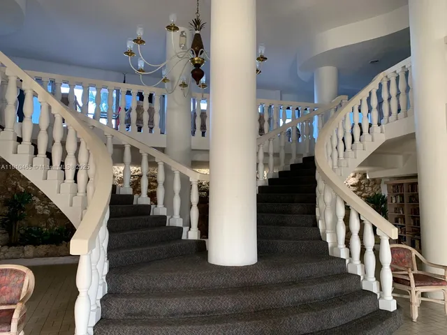 a view of a livingroom with furniture