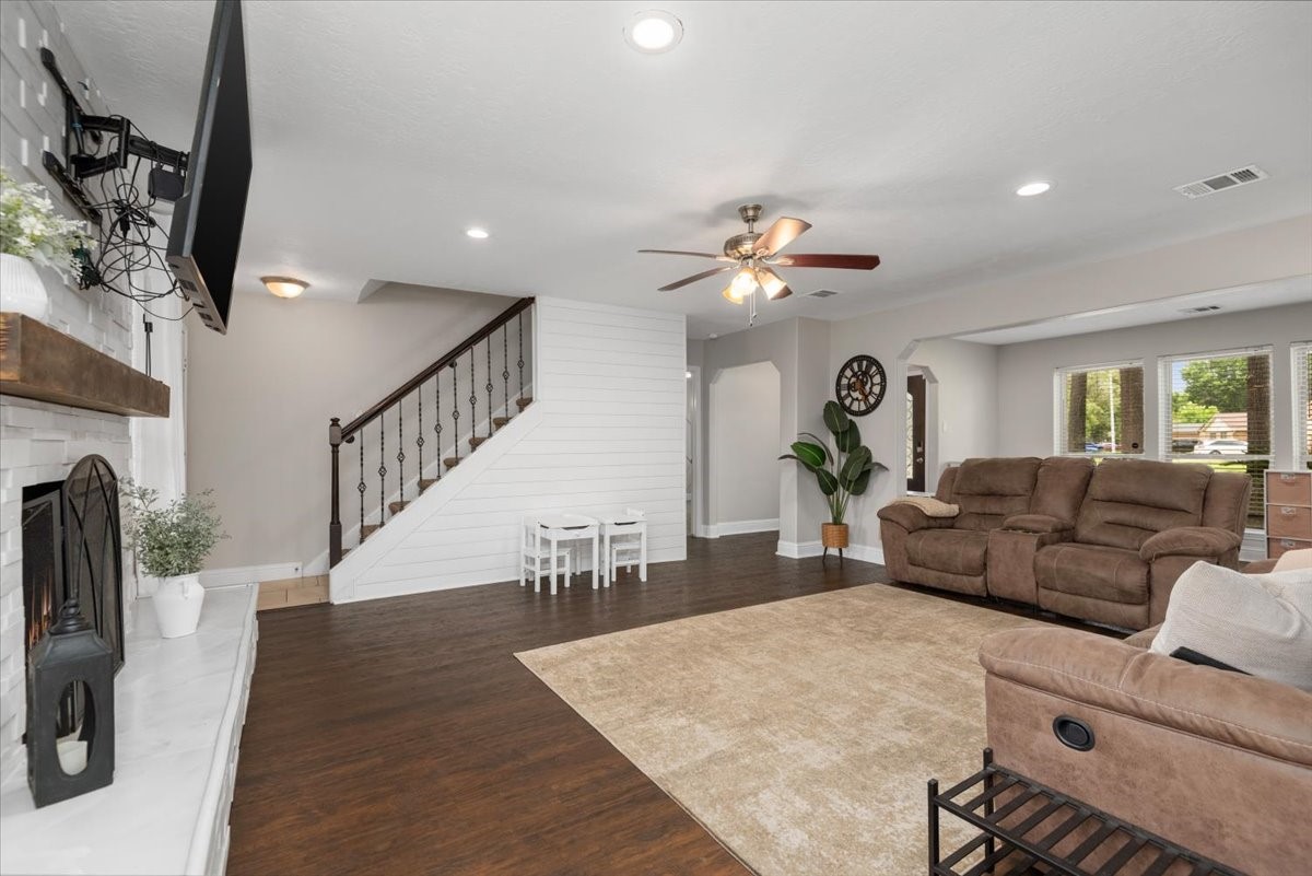 283 Shekel Lane Houston, TX 77015 - Photo 16 of 47