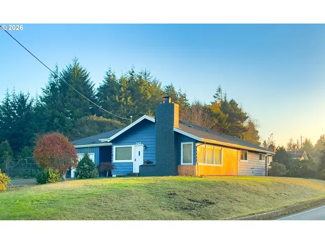 $519,000 | 345 South Crestline Drive, Waldport, OR 97394