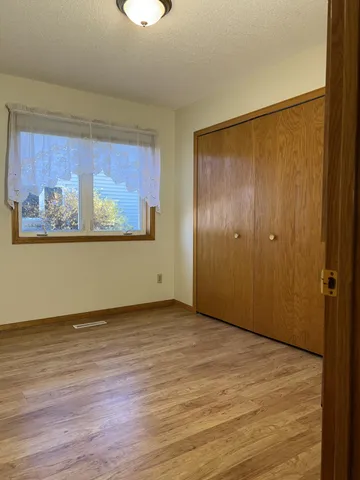 $332,000 | 760 Garceau Lane, Vadnais Heights, MN 55127