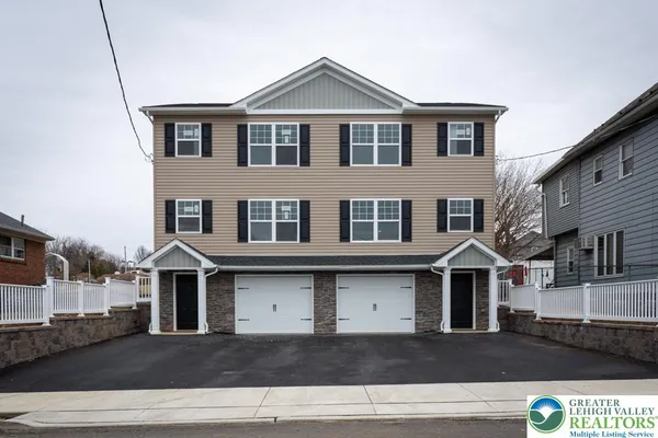 $2,580 | 1641 Riegel Street, Hellertown, PA 18055