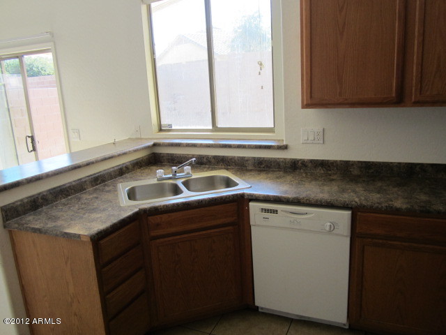403 West Harwell Road Phoenix, AZ 85041 - Photo 23 of 39 Kitchen view 1