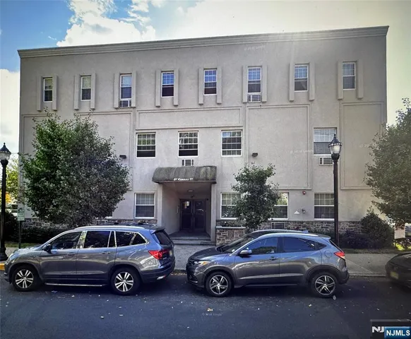 $2,500 | 61 Kansas Street, Unit 3C, Hackensack, NJ 07601