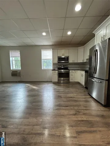 $2,500 | 61 Kansas Street, Unit 3C, Hackensack, NJ 07601