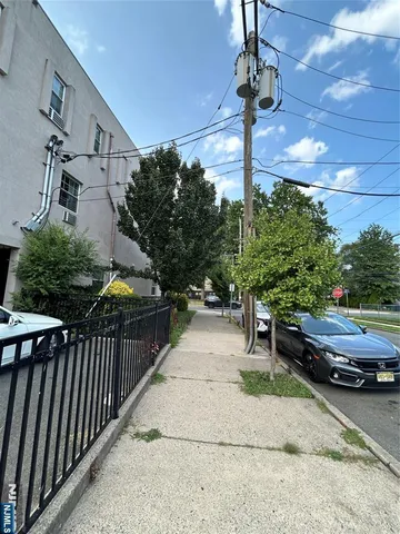 $2,500 | 61 Kansas Street, Unit 3C, Hackensack, NJ 07601
