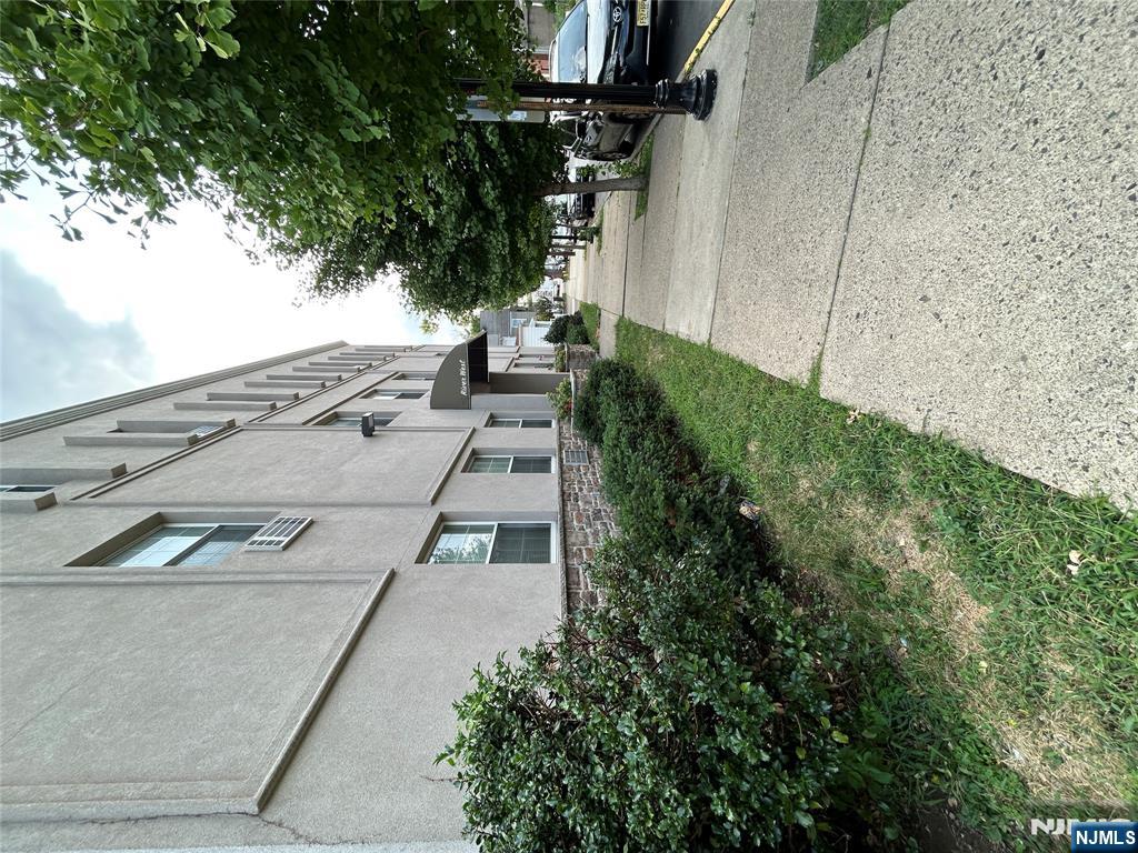 61 Kansas Street, Unit 3C Hackensack, NJ 07601 - Photo 32 of 38