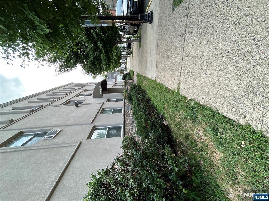 61 Kansas Street, Unit 3C Hackensack, NJ 07601 - Photo 33 of 38