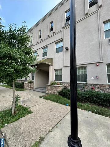 $2,500 | 61 Kansas Street, Unit 3C, Hackensack, NJ 07601