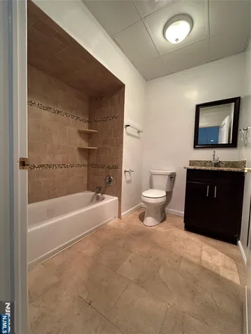 $2,500 | 61 Kansas Street, Unit 3C, Hackensack, NJ 07601