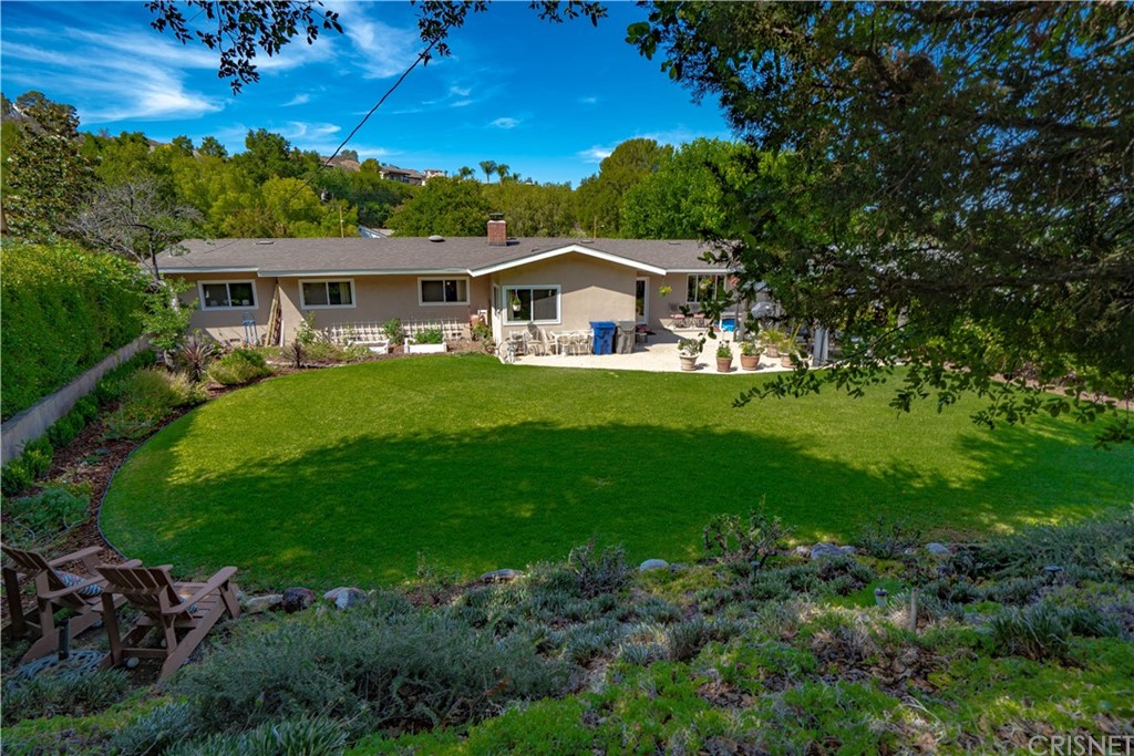 23625 Neargate Drive Newhall, CA 91321 - Photo 2 of 24