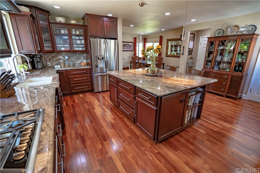 23625 Neargate Drive Newhall, CA 91321 - Photo 13 of 24