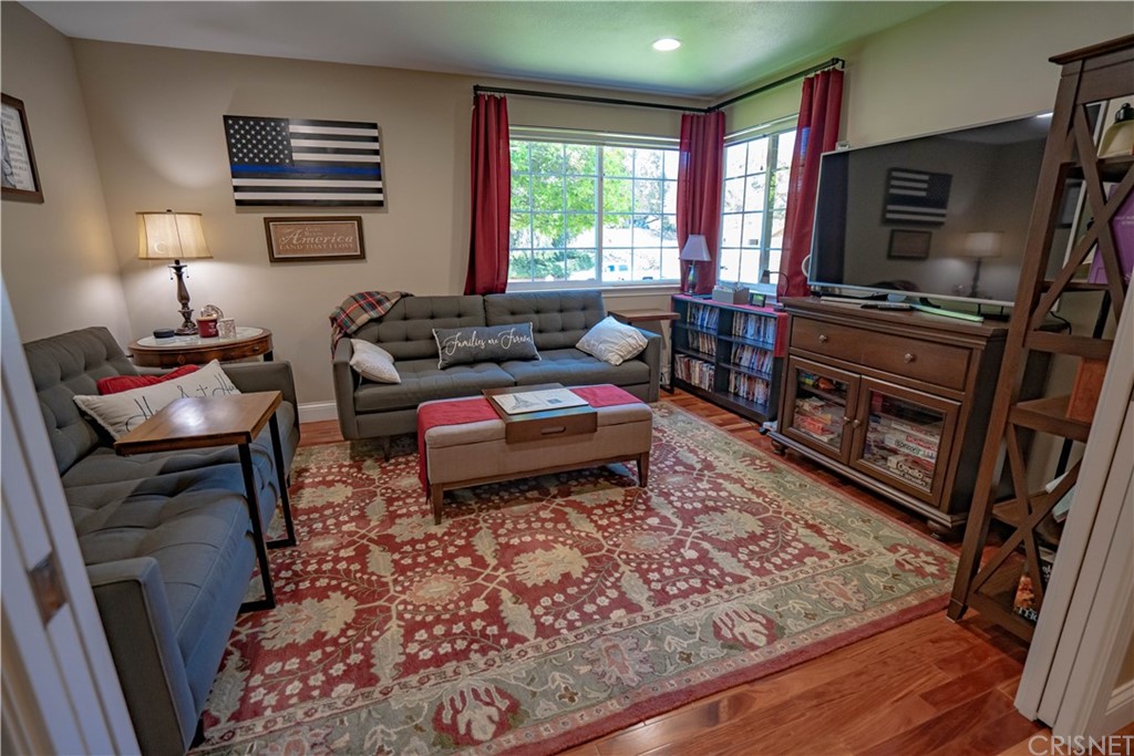 23625 Neargate Drive Newhall, CA 91321 - Photo 14 of 24