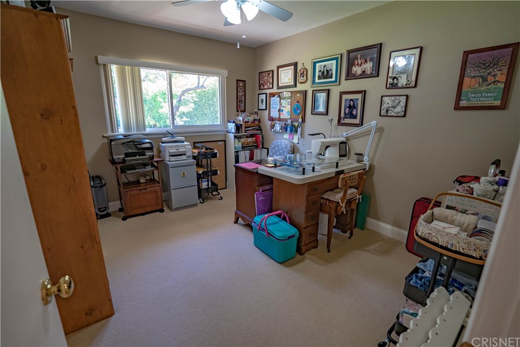 23625 Neargate Drive Newhall, CA 91321 - Photo 20 of 24