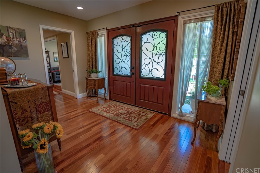 23625 Neargate Drive Newhall, CA 91321 - Photo 5 of 24